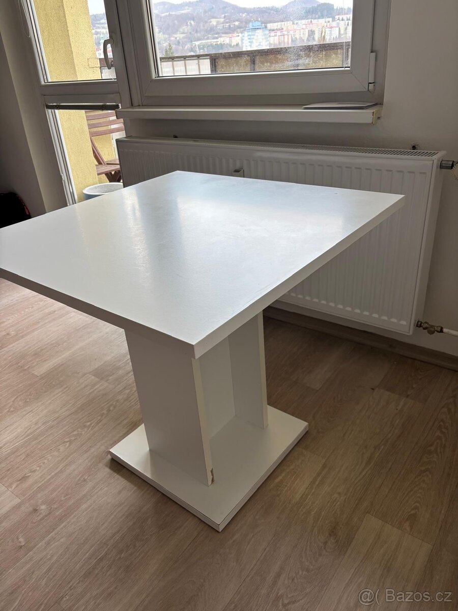 Jídelní stůl - 2