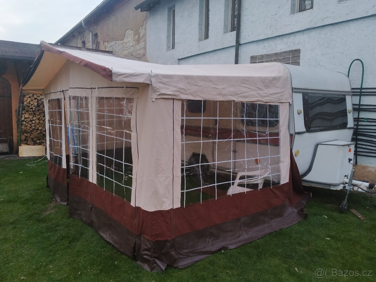 obytný karavan - 2