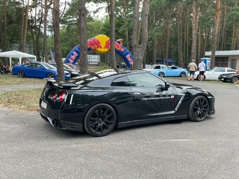 Nissan GT-R - 2