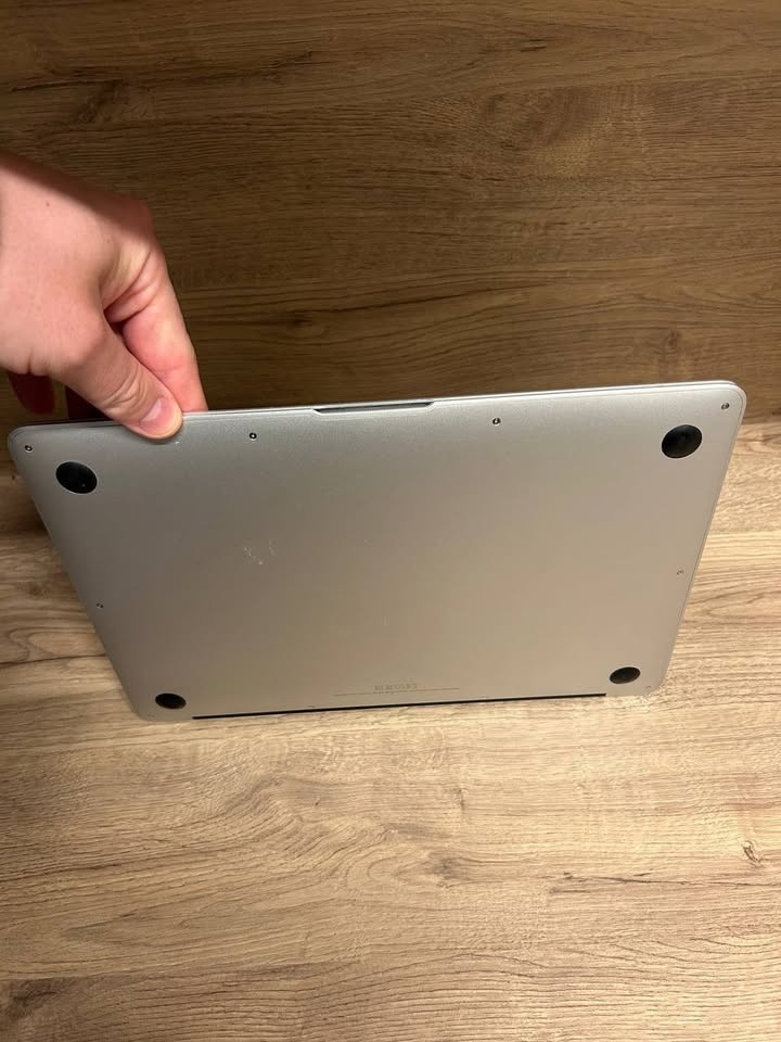 Macbook Air 2017, 13" - 4GB/128GB - 2