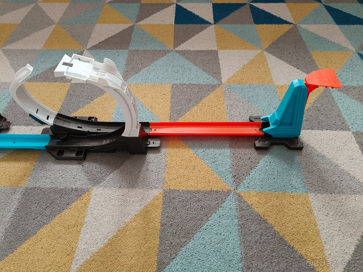 Hot Wheels dráha a auta - 2