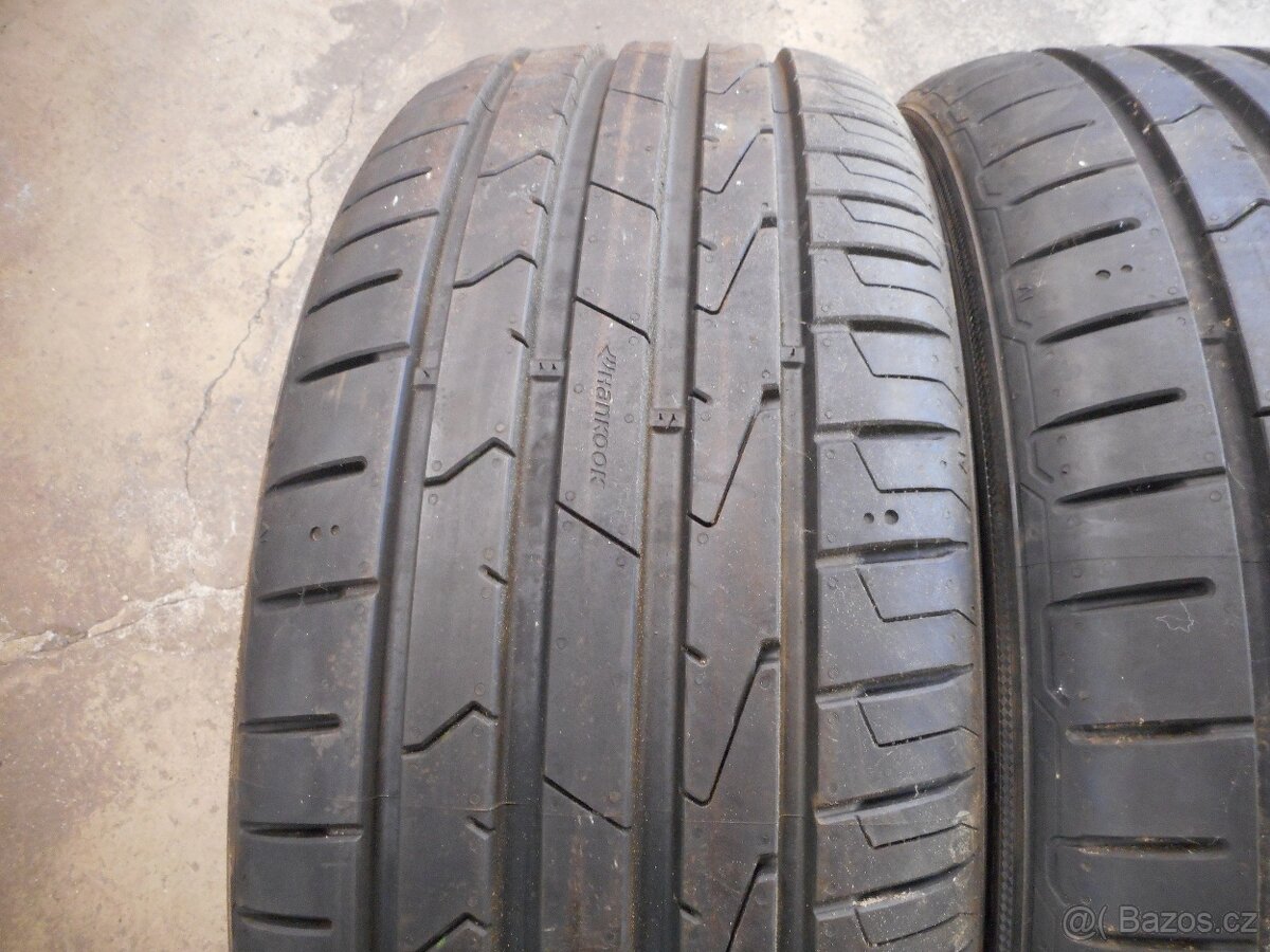 215/45R18 - 2