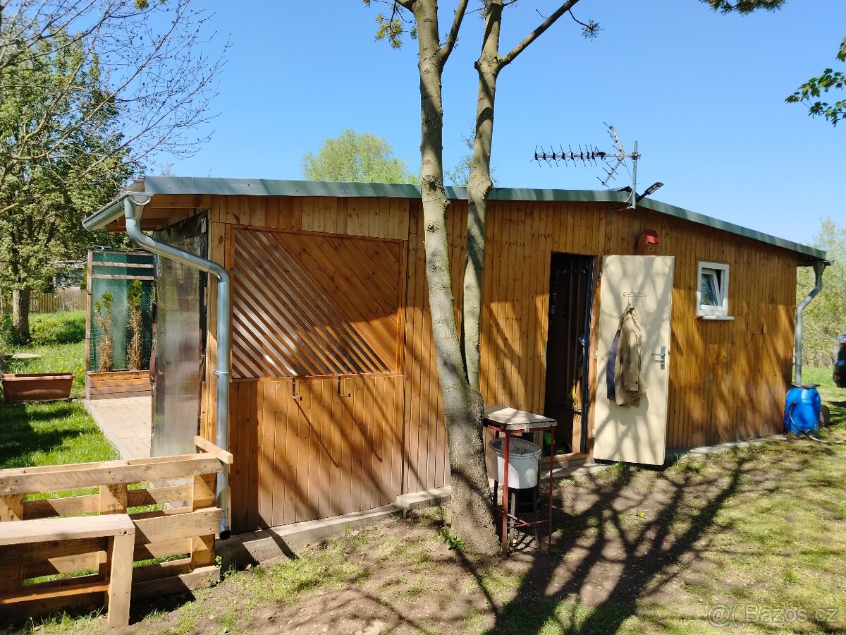 Prodej KARAVANU s Dřevěnou přístavbou . - 2