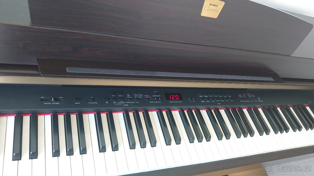 Digitální piano Yamaha Clavinova CLP-330 - 2