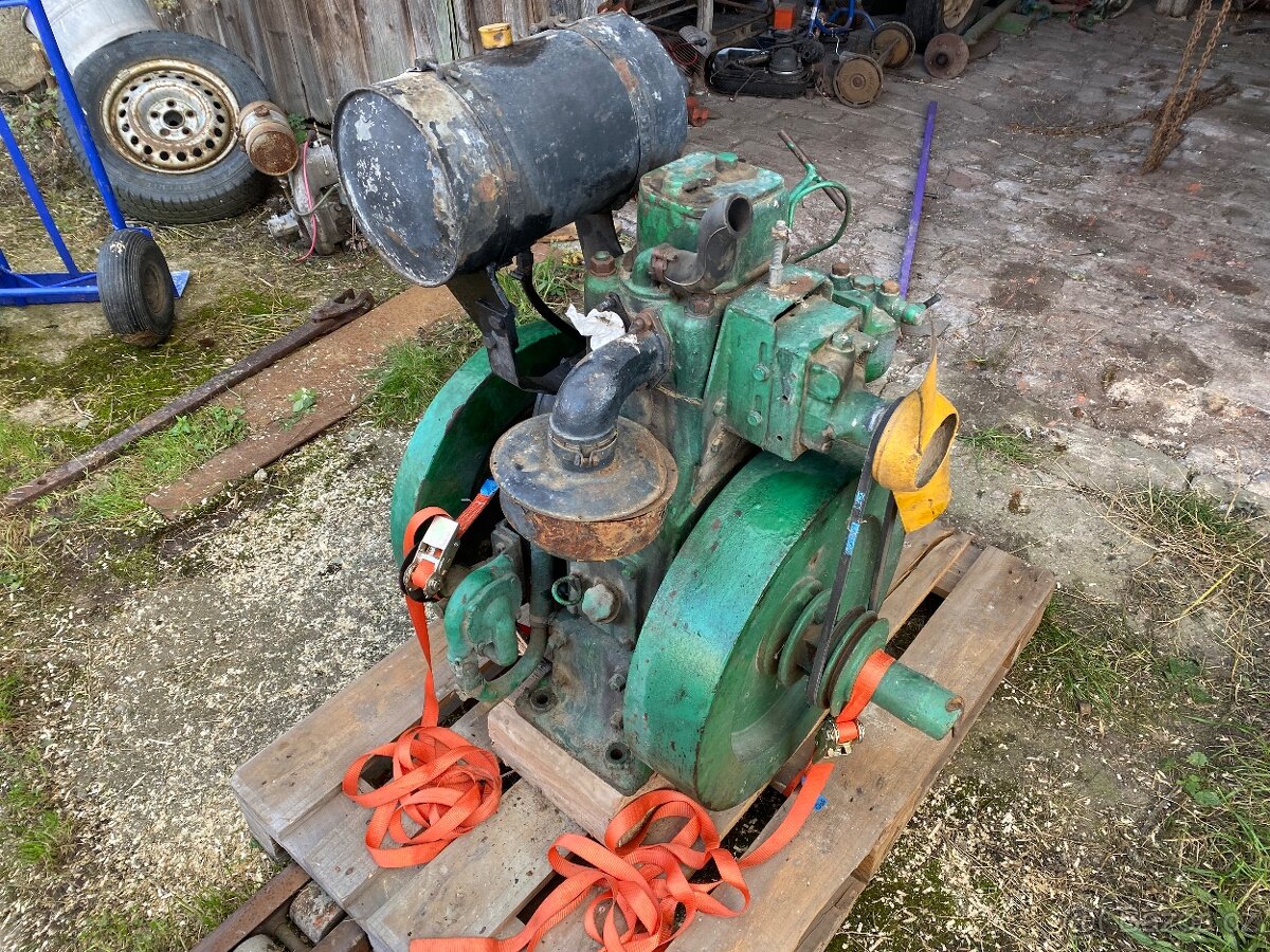 Stabilní motor Slavia 1s100 - 2