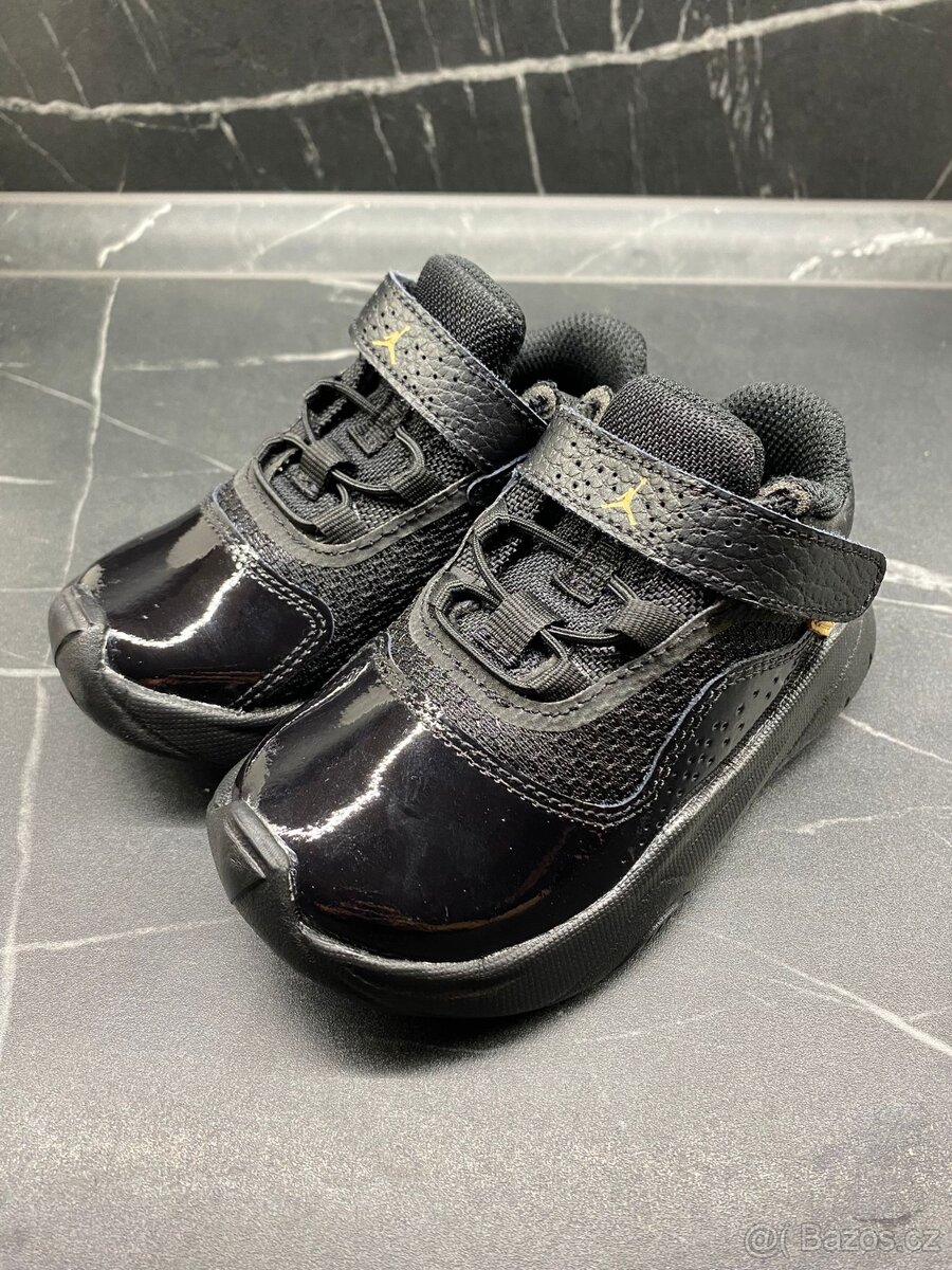Černé dětské boty Nike Jordan - 2