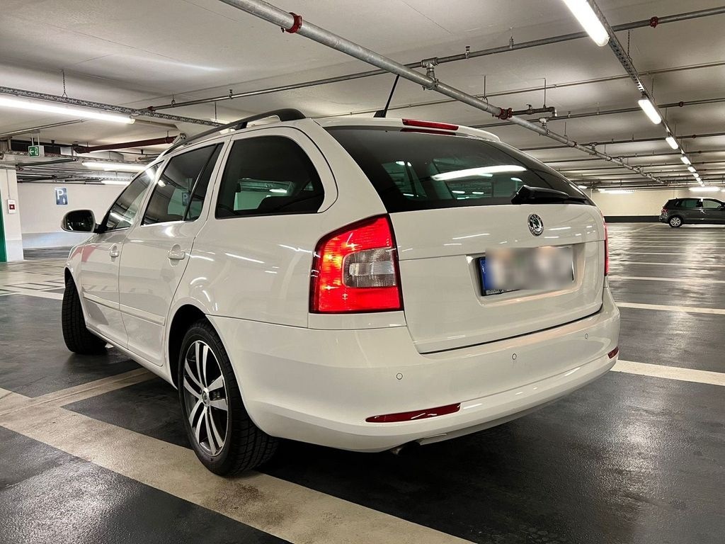 UBER BOLT TAXI PRONÁJEM AUTOPUJČOVNA - 2