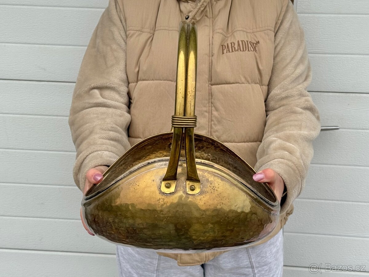 Starožitný stojan na třísky ke krbu kamnům mosaz - 2