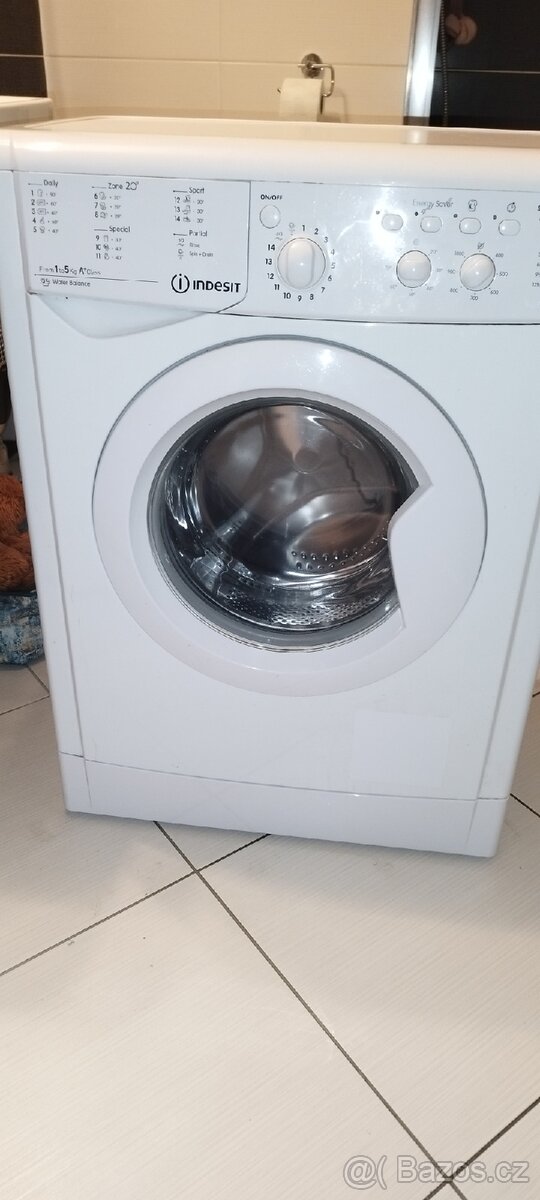 Pračka Indesit - 2