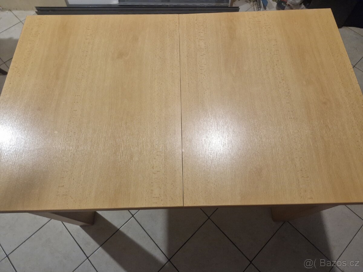 Rozkládací jídelní stůl - 2