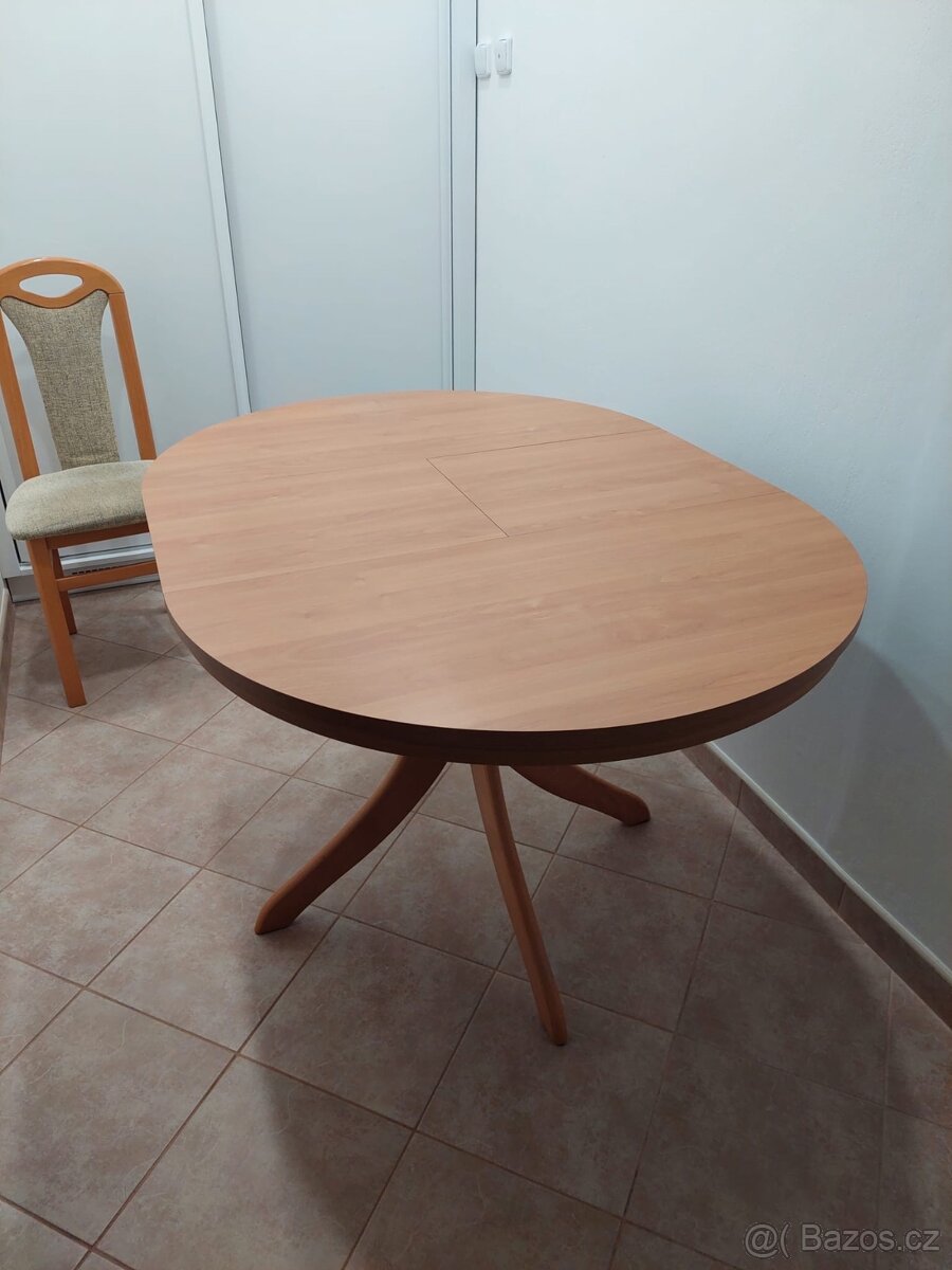 Rozkládací stůl+židle - 2