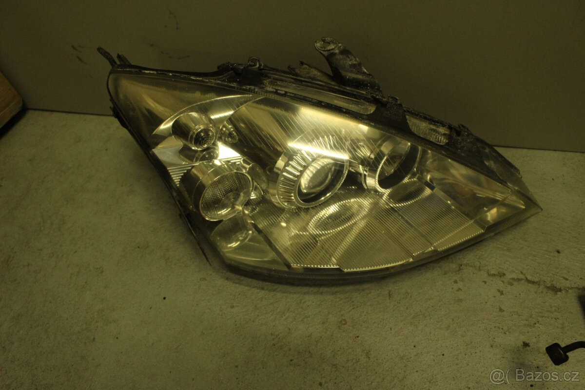 přední světlo Ford Fokus - 2
