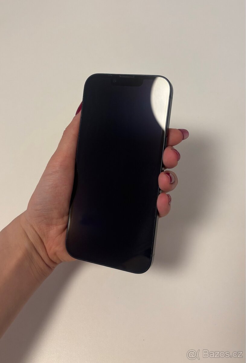 Prodám iPhone 14 128 GB v barvě Midnight - 2