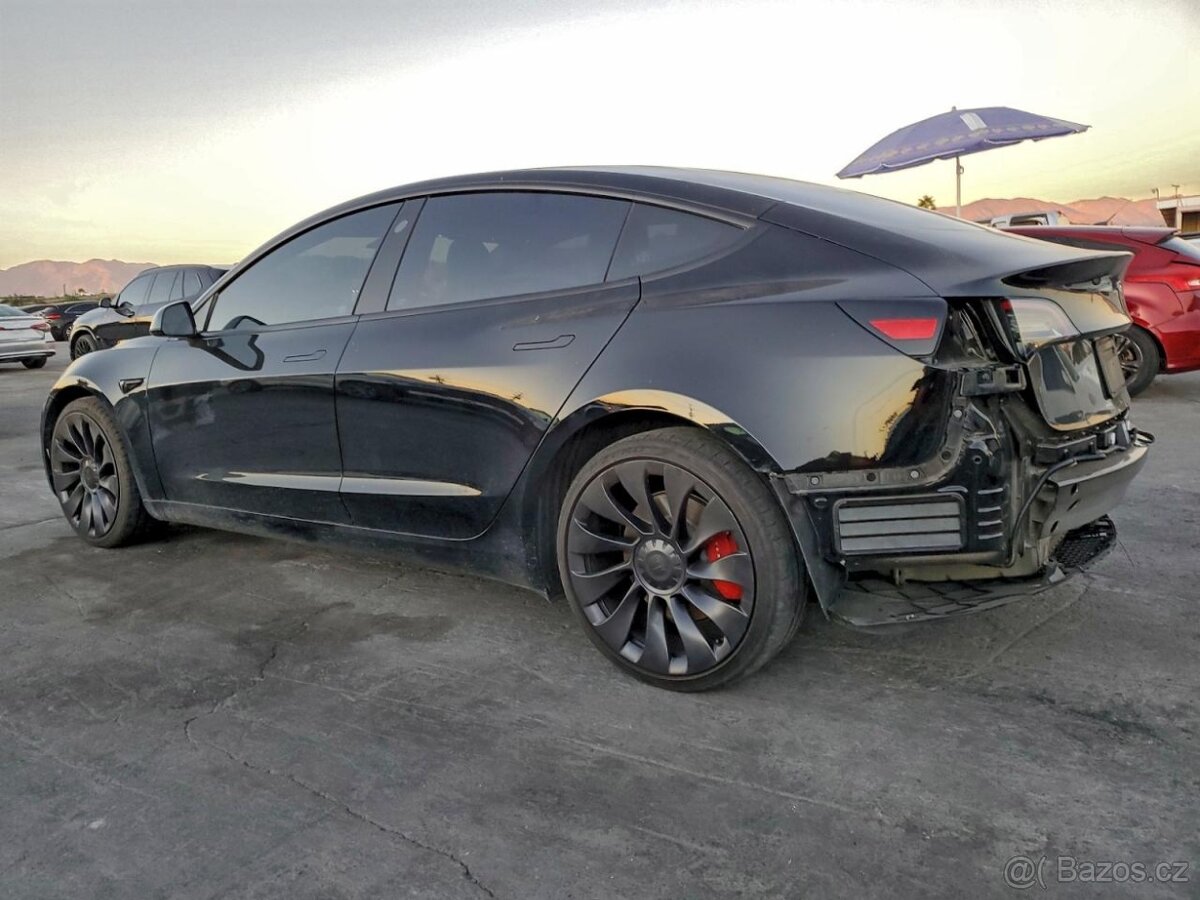 TESLA MODEL 3 2023 - 2