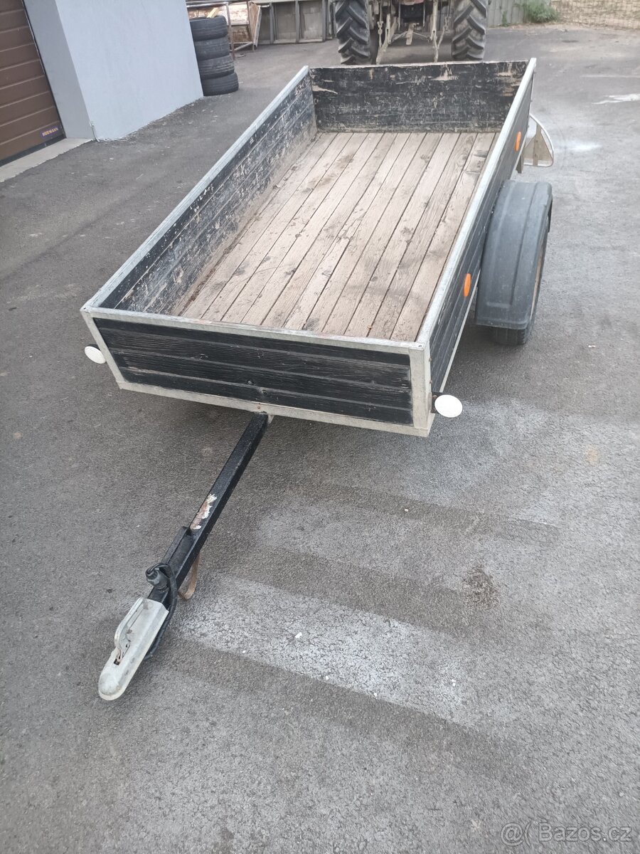 Přívěsný vozík s platnou STK - 2