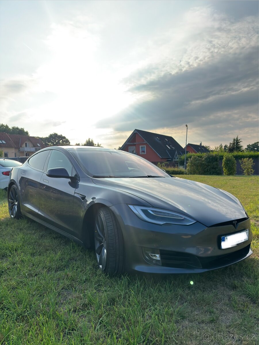 Tesla model s 75D - 2
