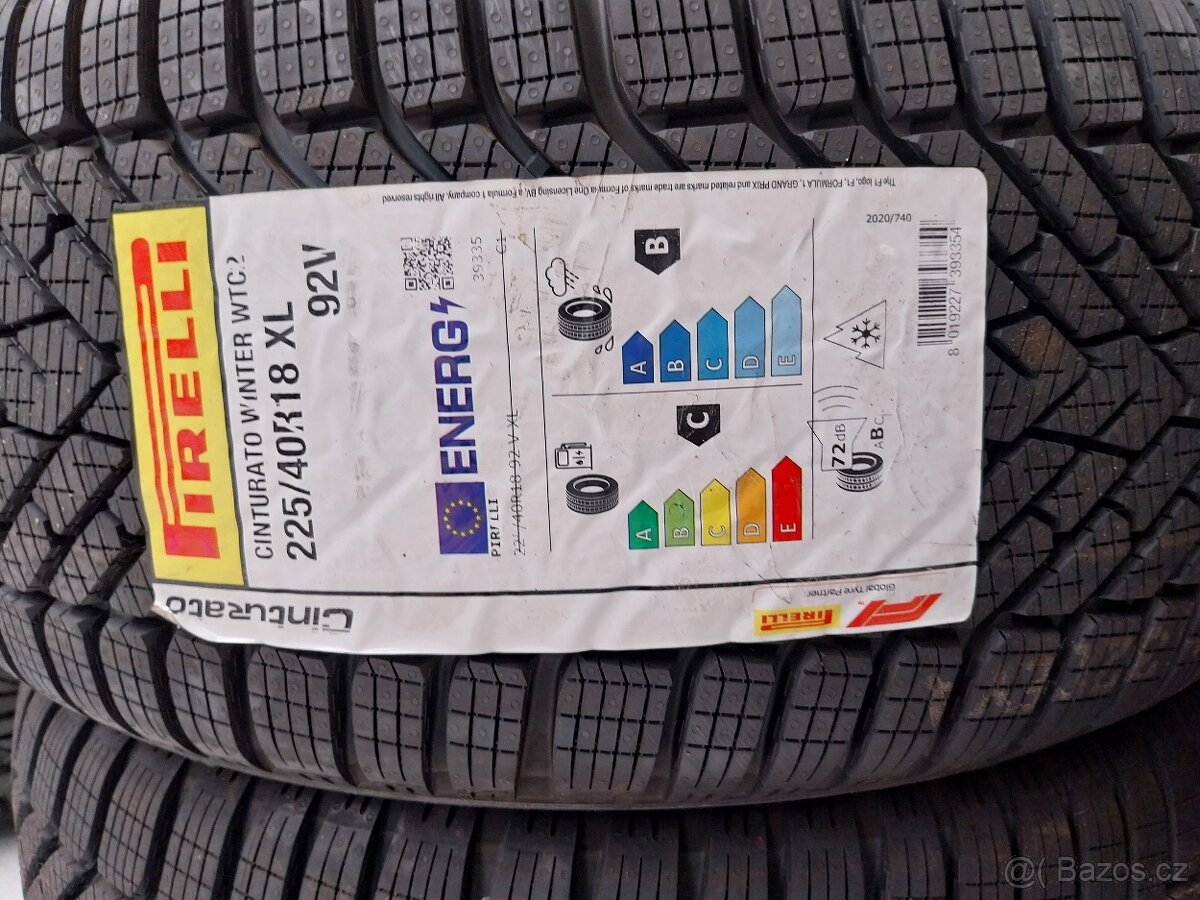 Pirelli 225/40R18 zimní - 2