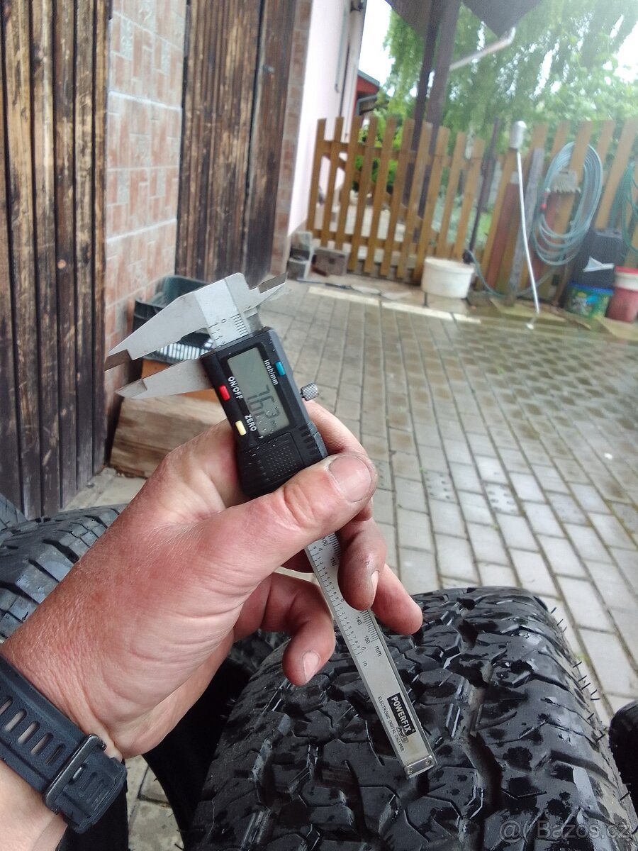 Unigrip lateral Force A/T 225/60/R17 - 2