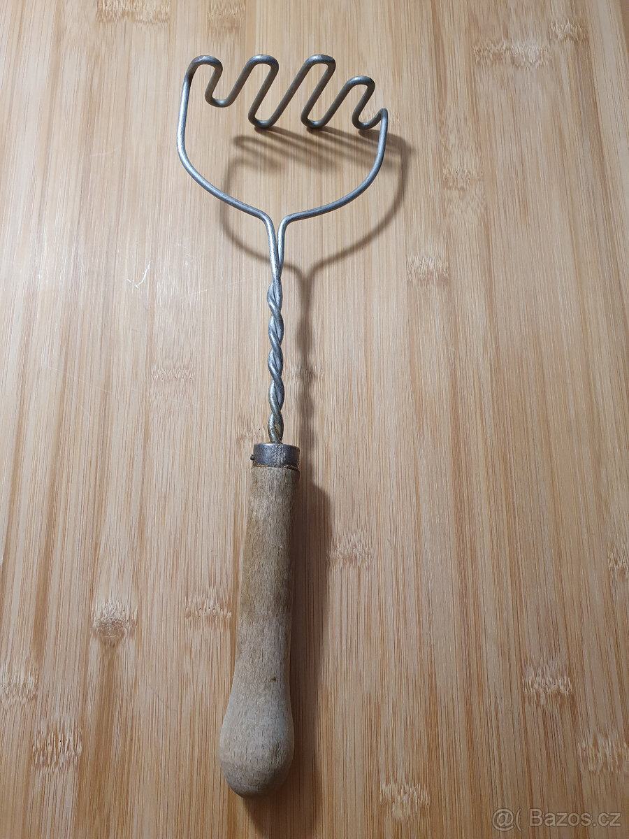 Starožitné kuchyňské náčiní - konvolut - 2