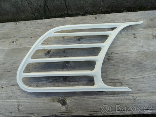 mřížky zadních blatníku š 1000 mb "žraloky" - 2