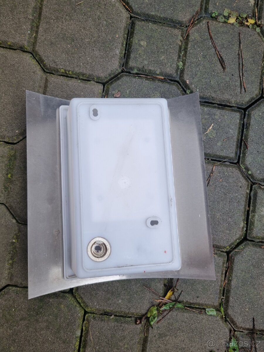 Venkovní svítidlo se senzorem - 2