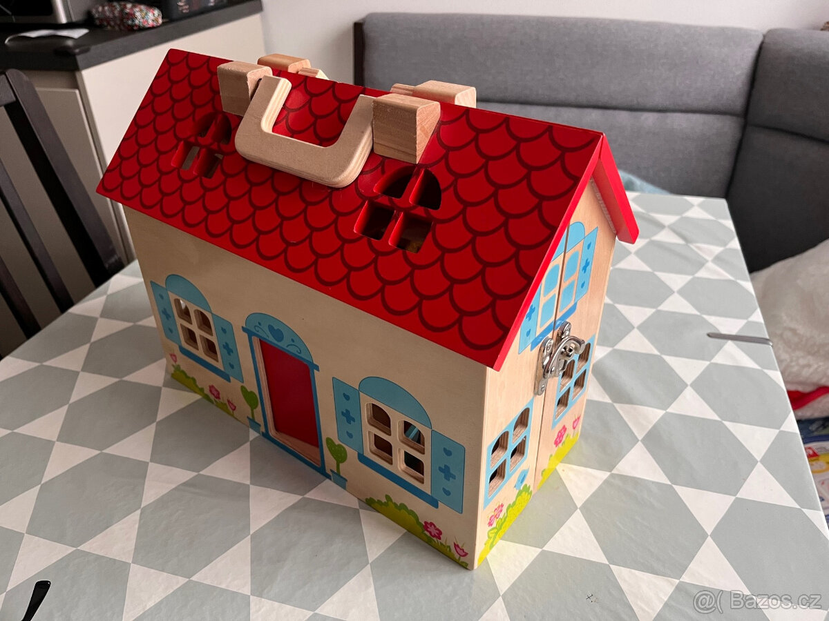 Dřevěný kufříkový domeček - 2