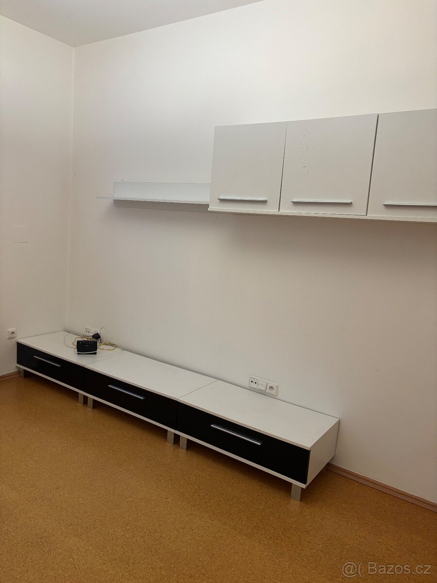 Obývácí stěna + police - 2