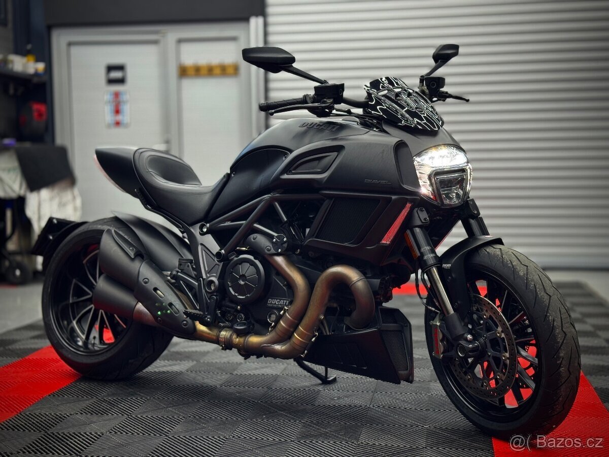 Ducati Diavel Carbon 2017 - 2