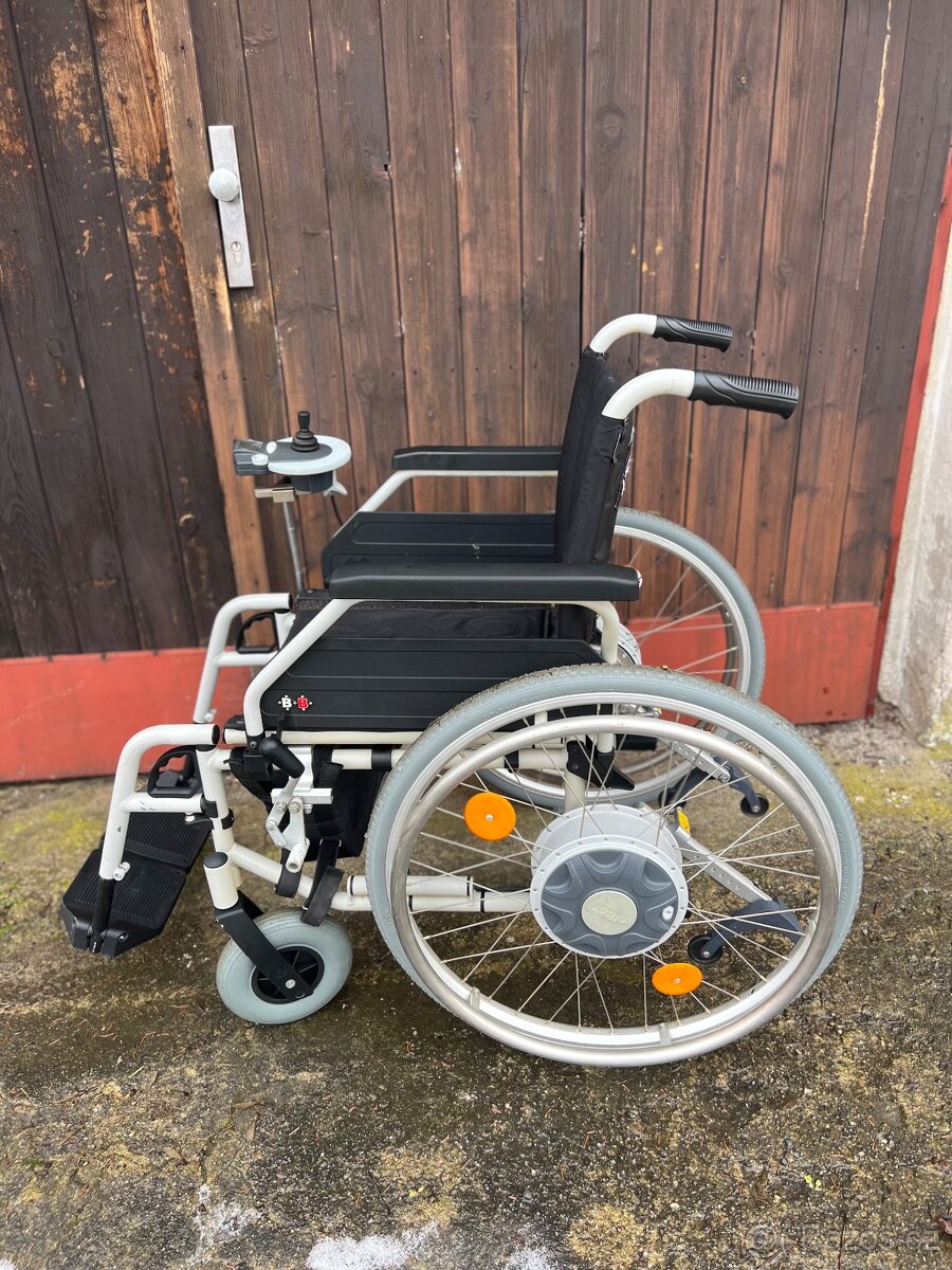 Skládací elektrický invalidní vozík - 2