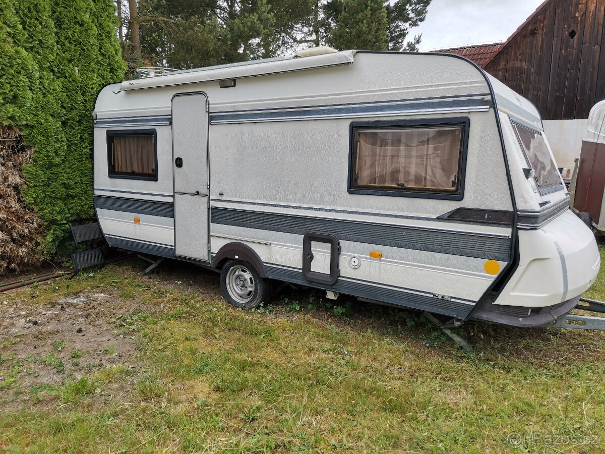 Karavan Hobby 495 Prestige - SOLÁRY - 2