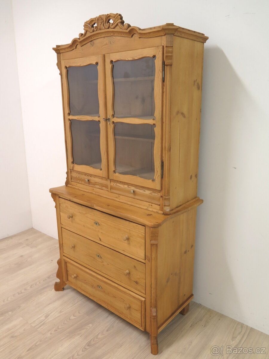 Kredenc/komoda v selském stylu - 2