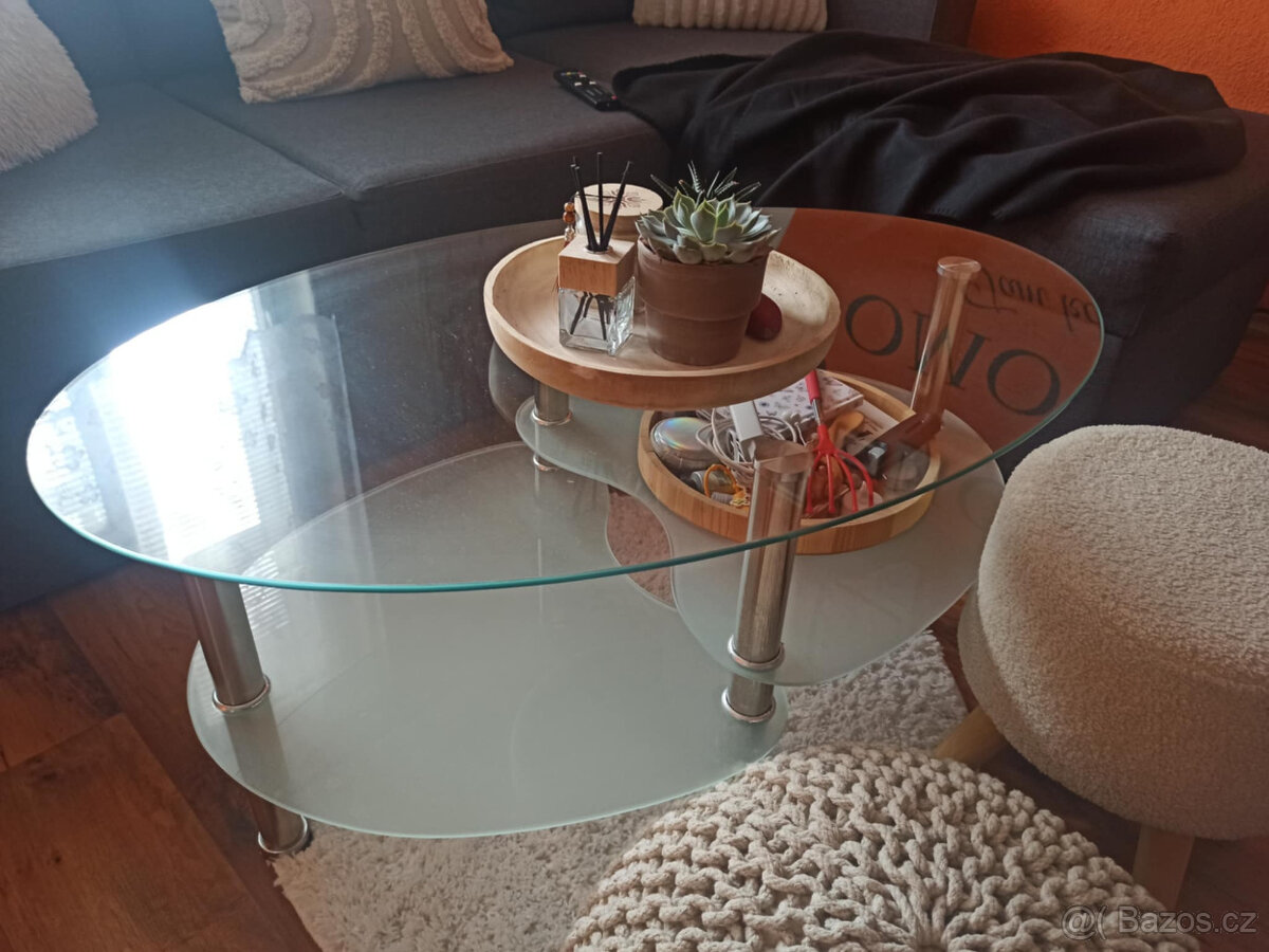 Prosklený stolek - 2