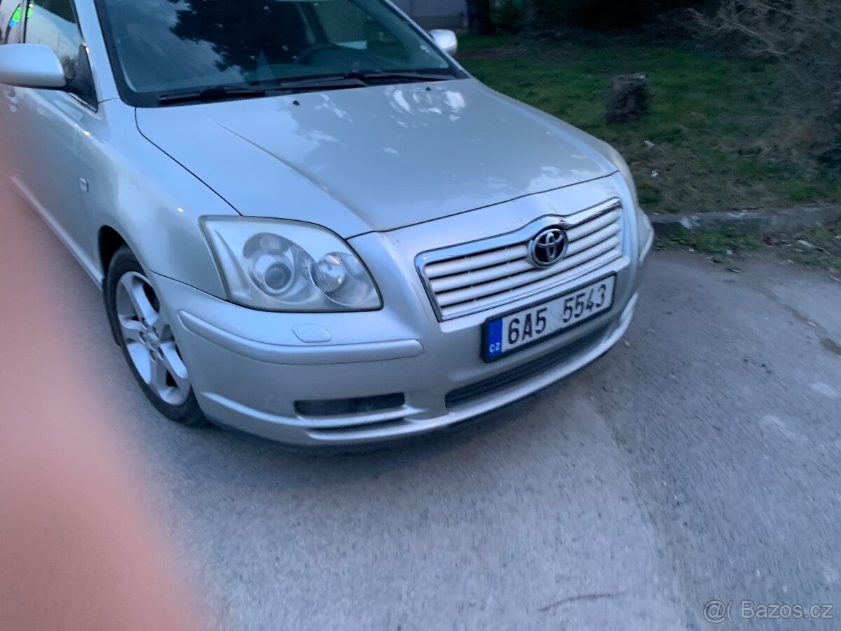 Toyota Avensis 2.2 - 2