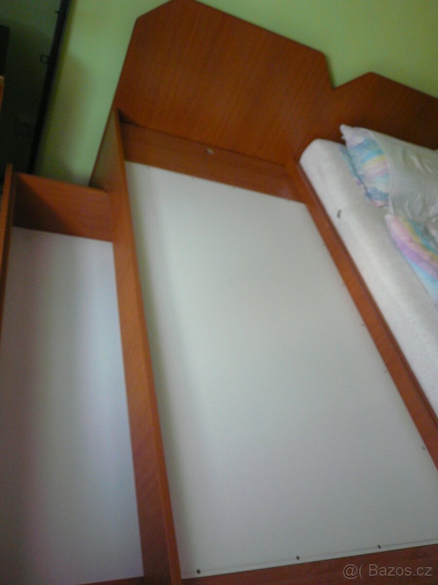 prodám vyvýšenou postel 80x 190 cm - 2