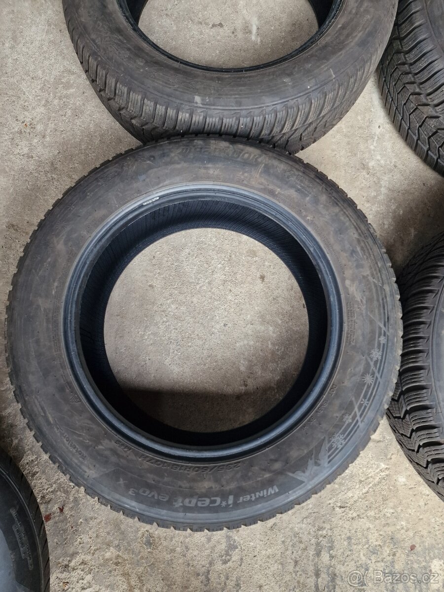 Hankook 235/60 R18 - 2