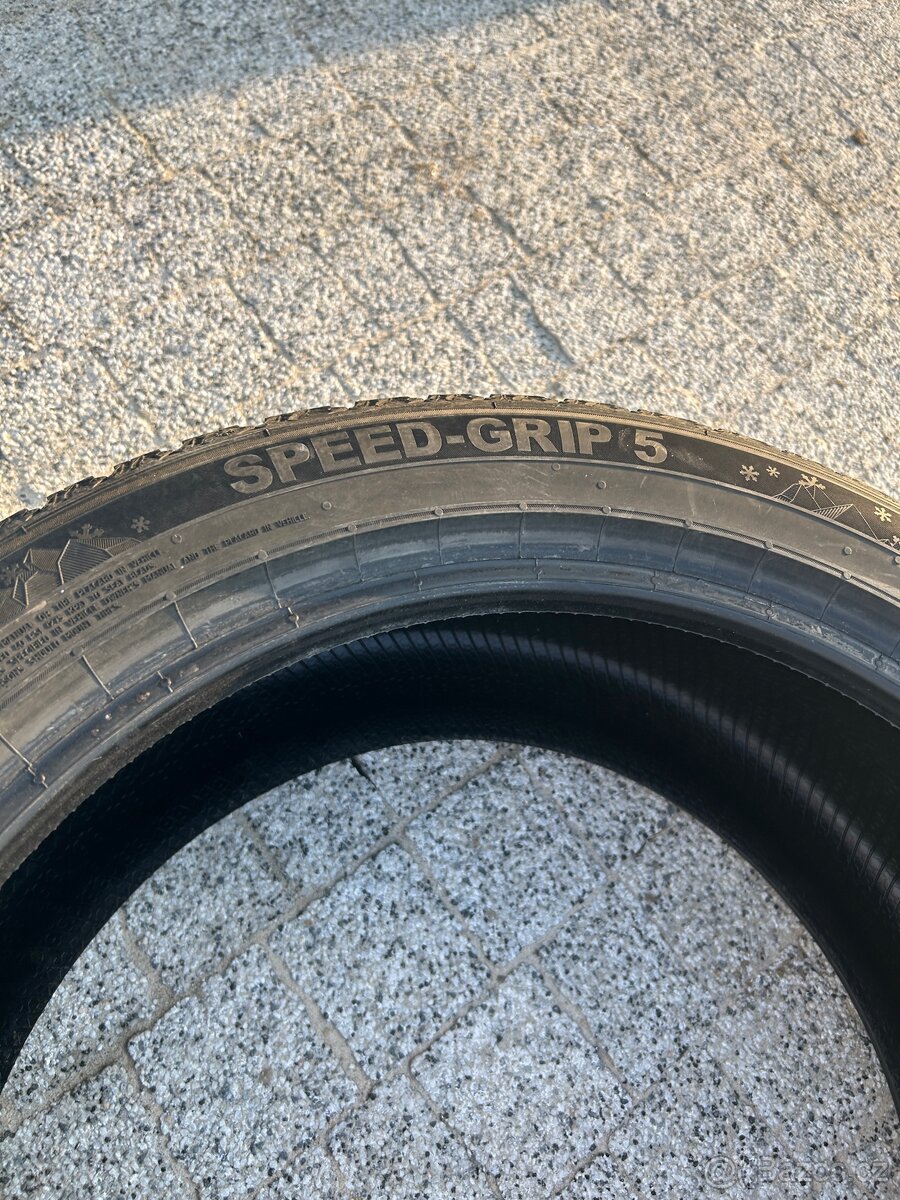 1x tyden jetá pneu SEMPERIT 235/45/18 - 2