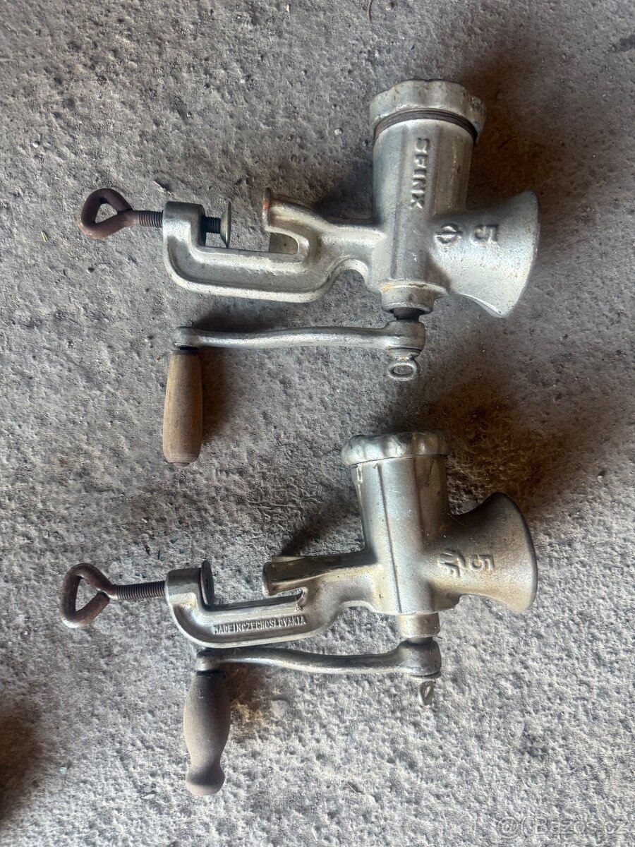 Prodám dva mlýnky na maso - 2