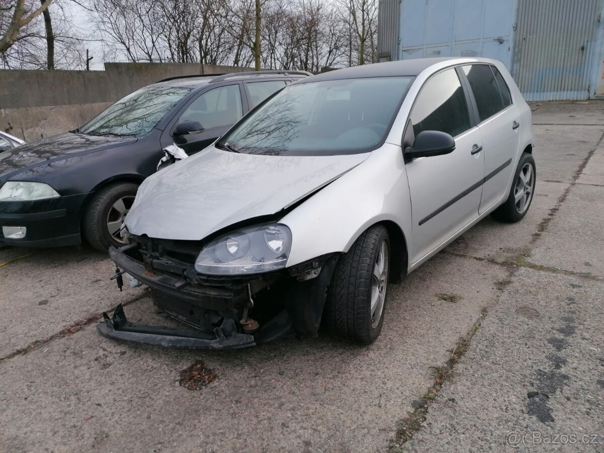 VW GOLF V. 1.6 - DÍLY Z VOZU - 2