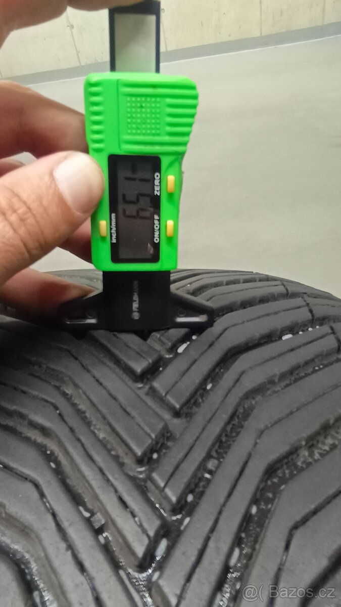235/40/19 235/40 r19 - 2