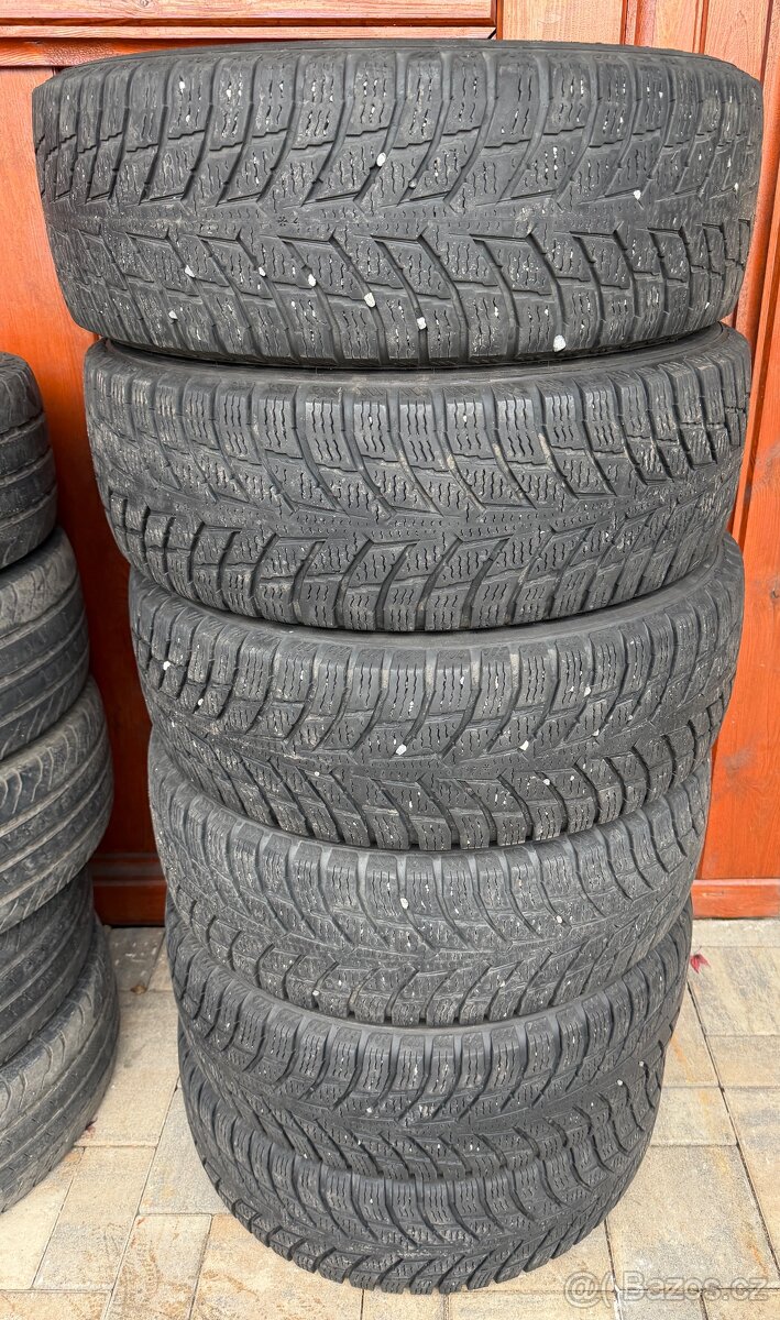 Pneu zimní Nokian 215/70/15C gumy - 2