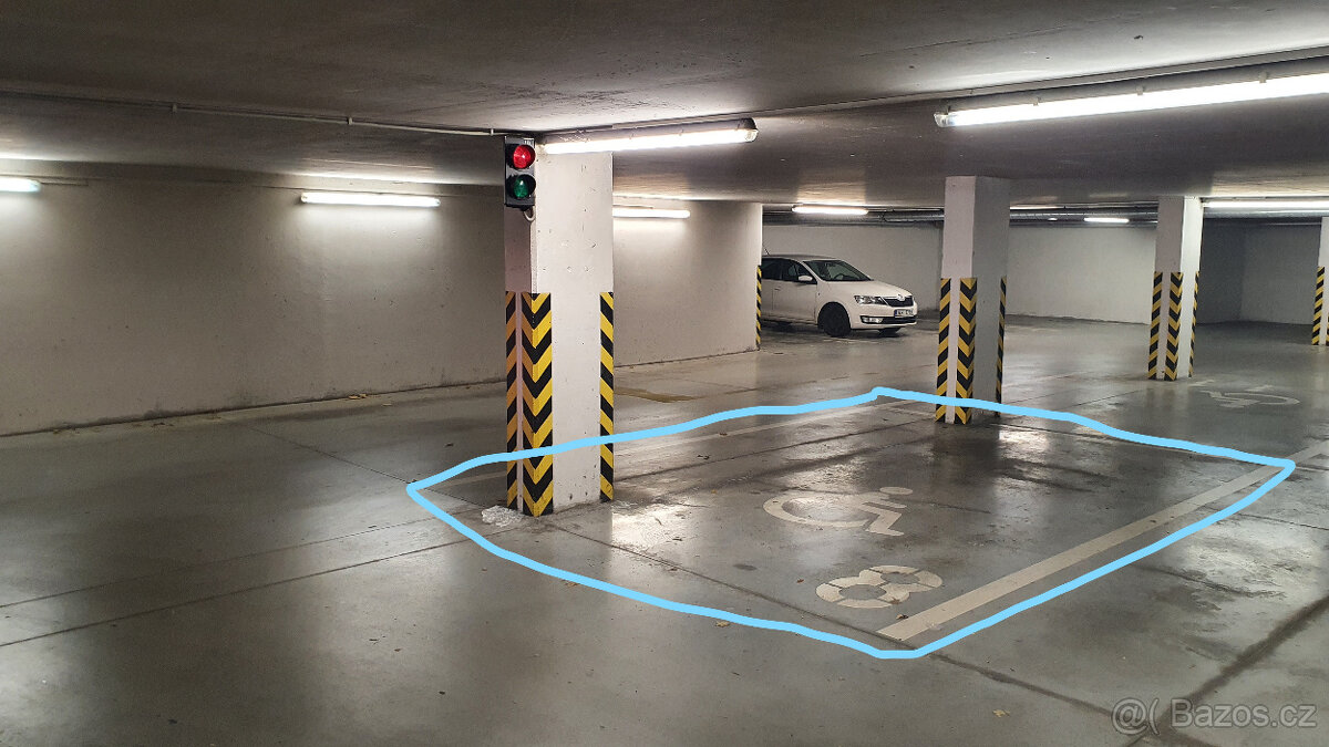Pronájem garážového stání Praha 8 Kobylisy 170m od metra - 2