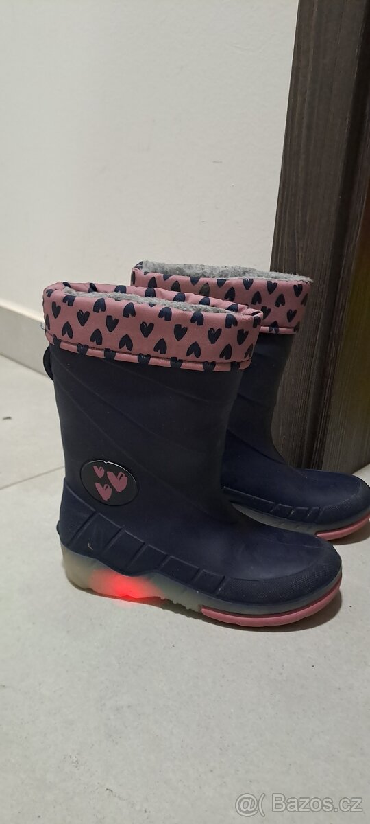 Dívčí svíticí holínky s podšívkou - modrá Velikost 28-29 - 2