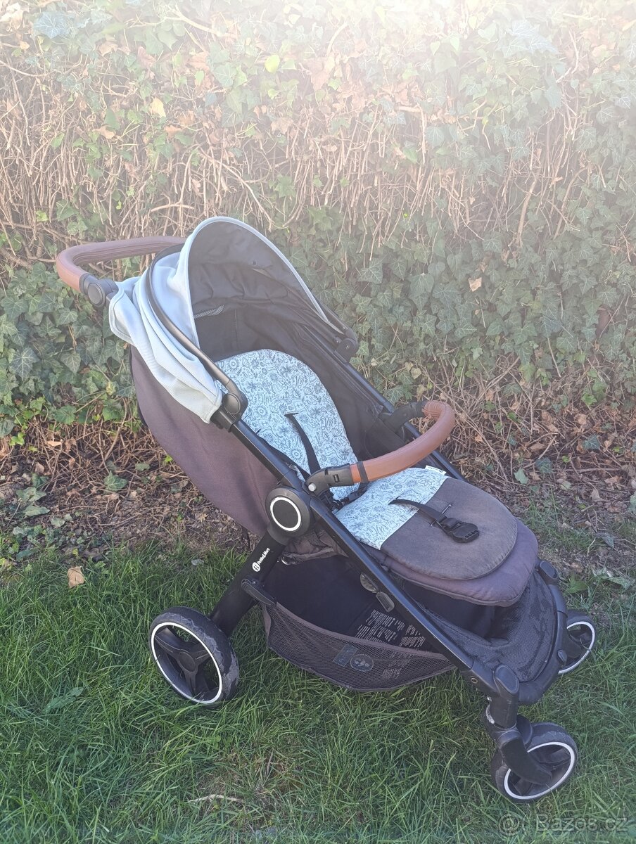 Prodám sportovní kočárek Petite&Mars. - 2