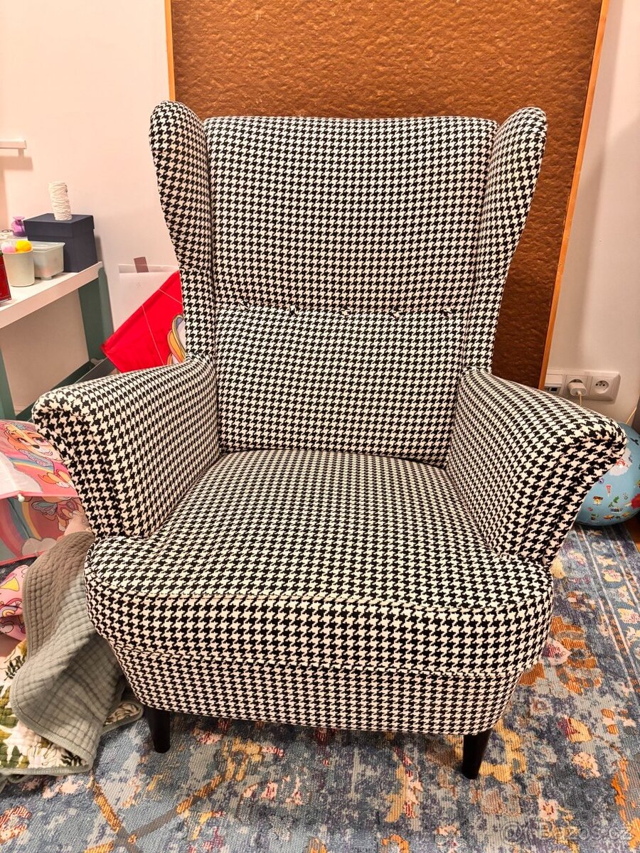 Křeslo IKEA STRANDMON – kohoutí stopa - 2