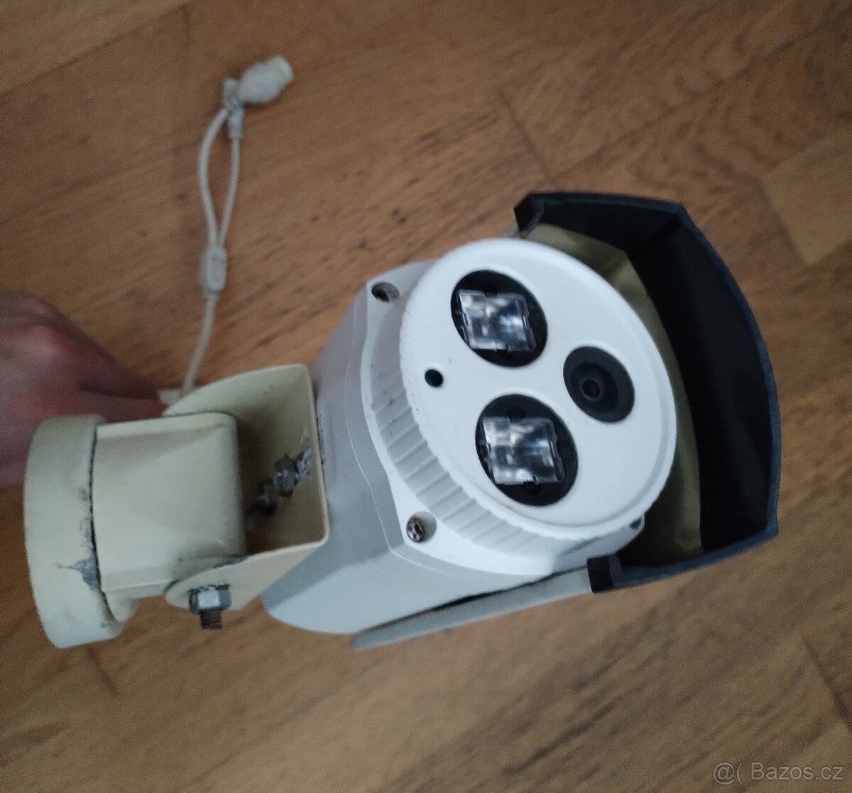 IP kamera Hikvision DS-2CD2232-I5 včetně držáku - 2