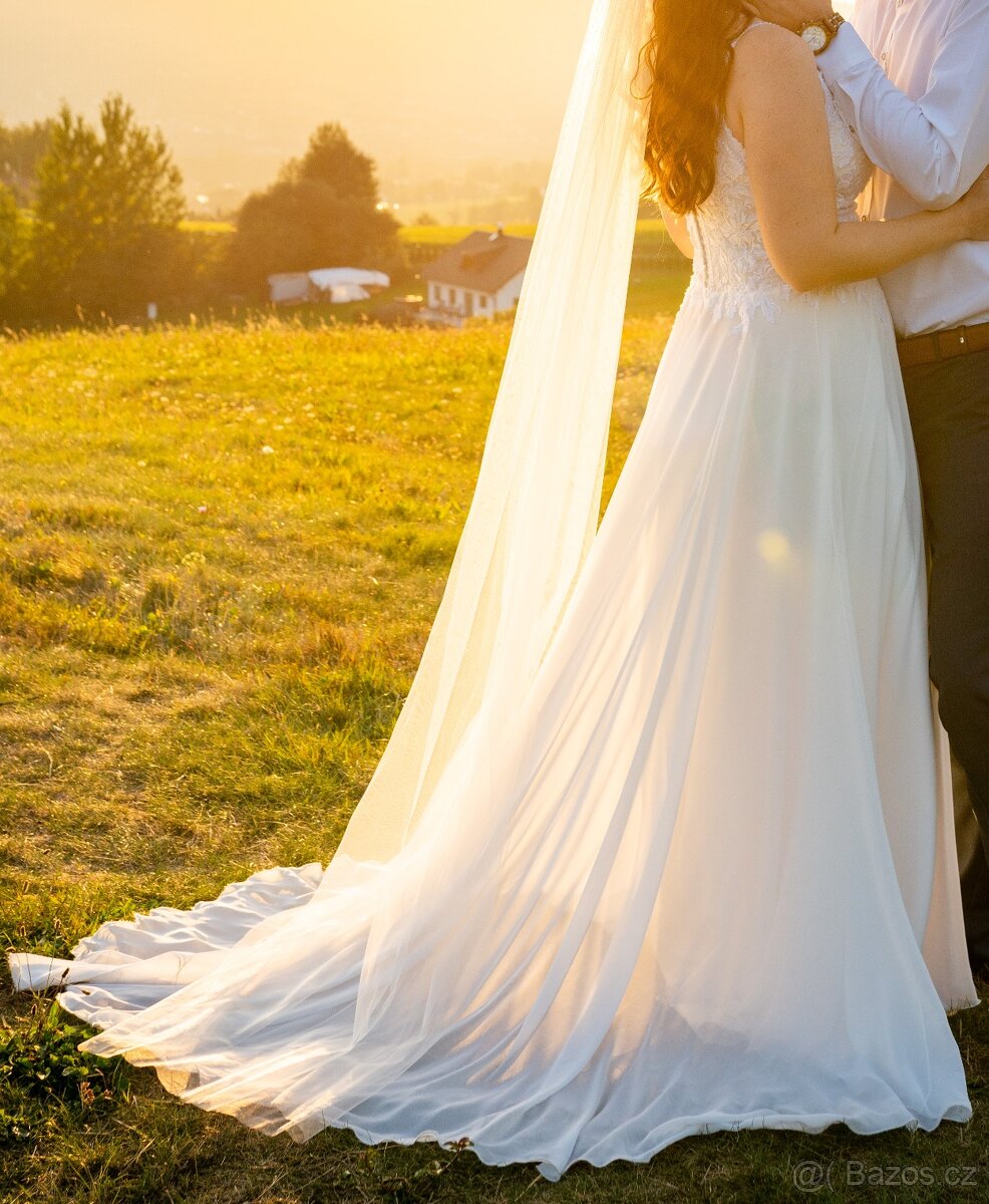 Prodám svatební šaty, vel. 38 - 2