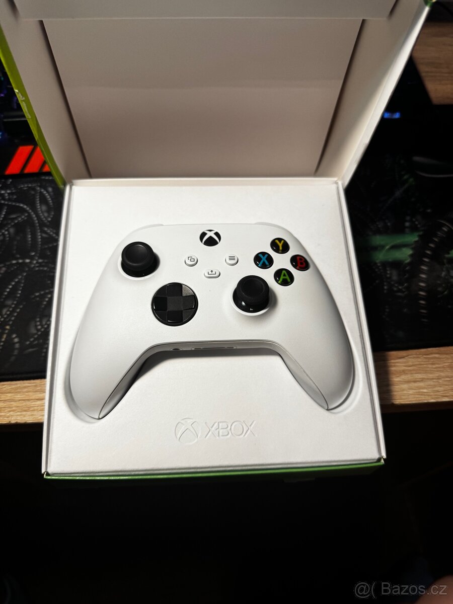 Xbox series s/x ovladač - 2