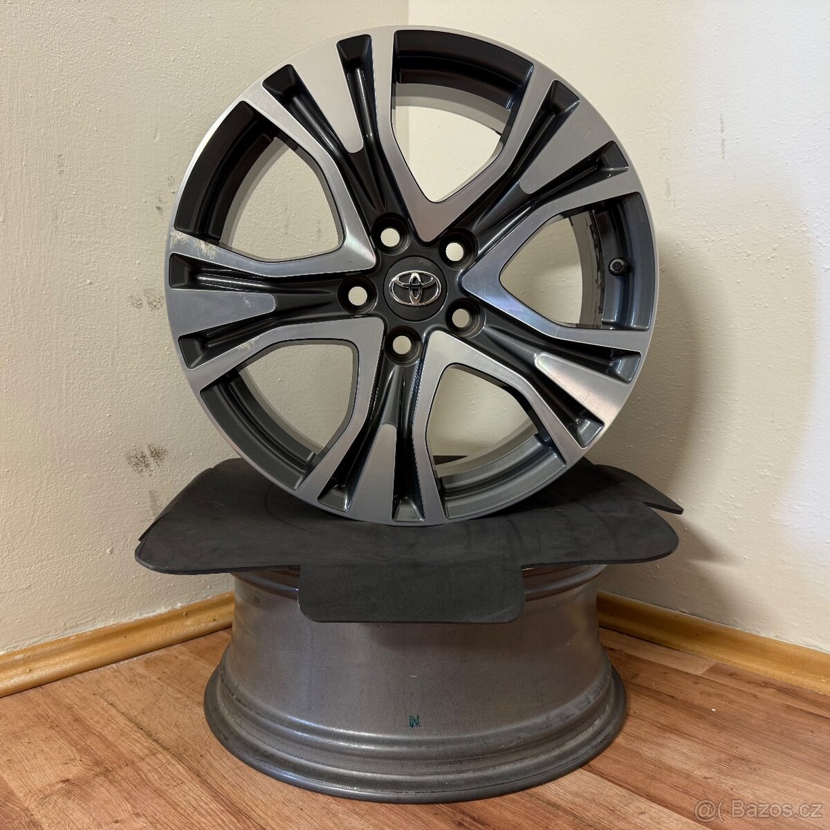 TOYOTA RAV-4 5x114,3 R17 ET39 7.0Jx17 60,1mm - 2