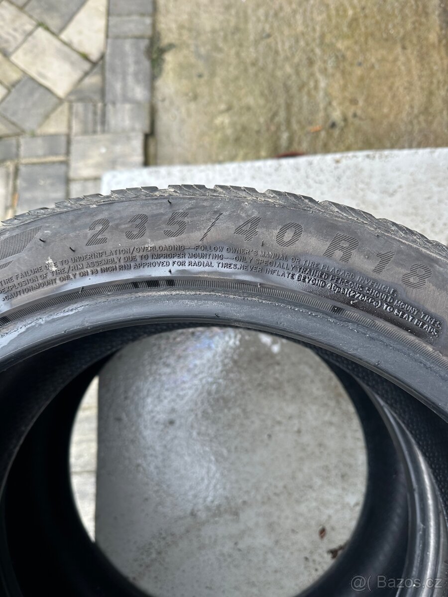235/40 R18 celoroční - 2