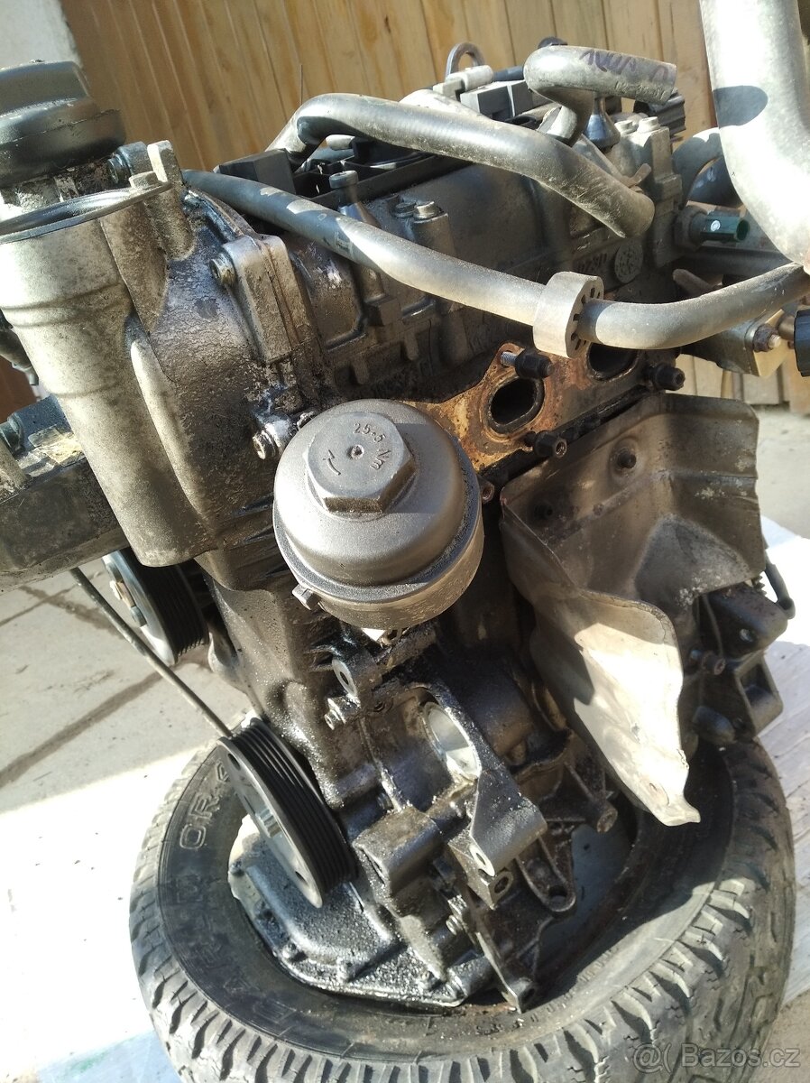 Motor 1,2 47kw AZQ na díly - 2